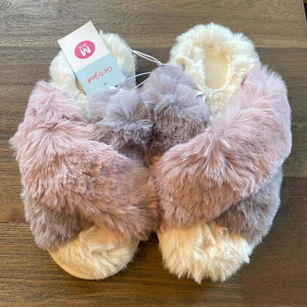 🎈Cat & Jack Youth Girls' Blush Brooklyn Crossband Fur Slippers, Medium 2/3, New